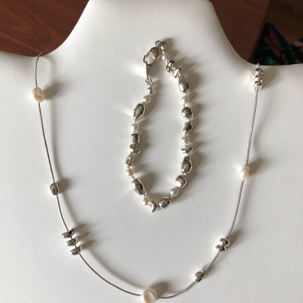 Silvertone & faux pearl necklace & bracelet set